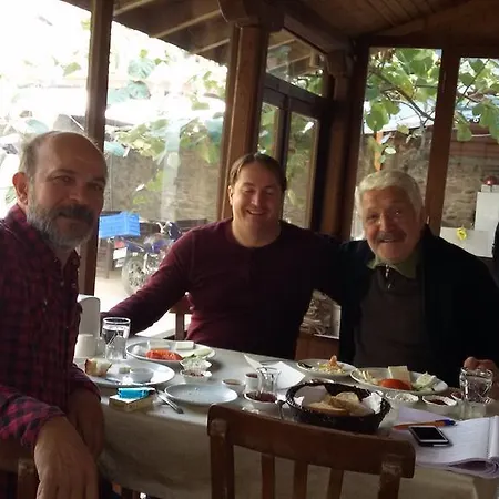 بيت ضيافة Birgi Cinaralti