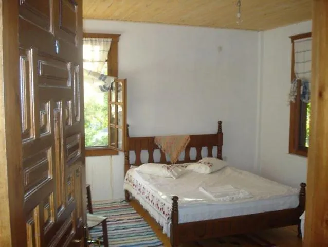 Pensionat Birgi Cinaralti